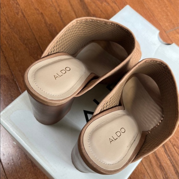 ALDO Nude Block Heels 8.5 - Picture 4 of 7